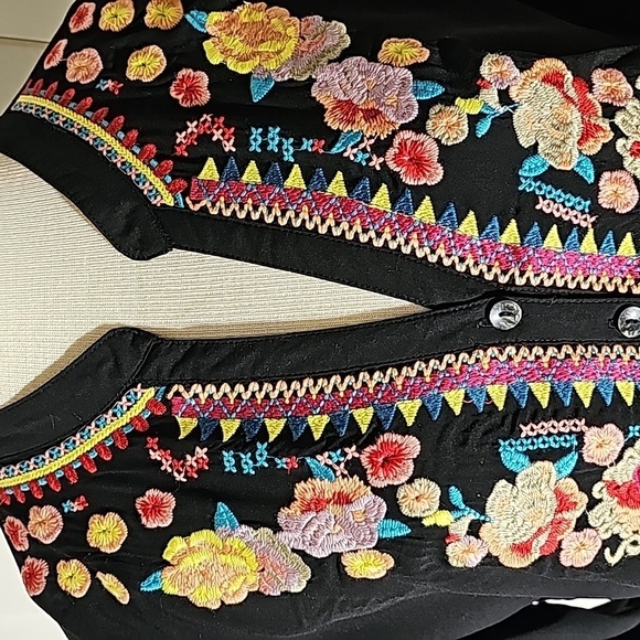 Enbrodery. Black blouse size medium by Solitaire. Tab sleeves. - Picture 2 of 10